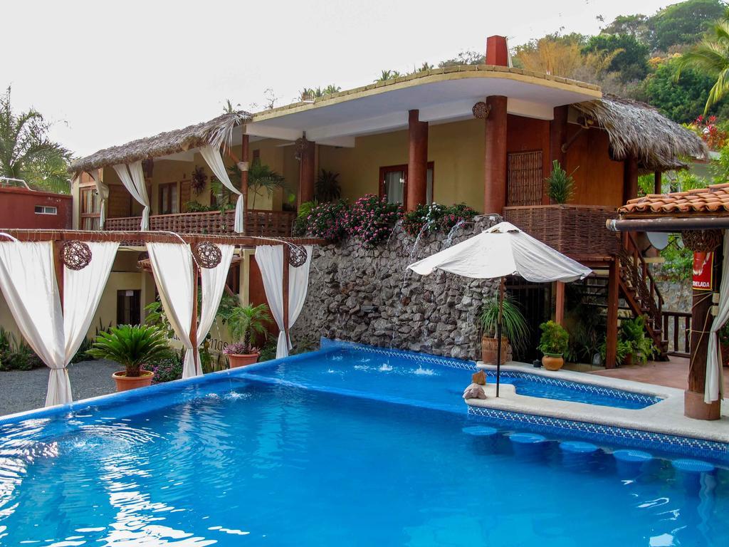 Hotel Villas Las Azucenas ซีฮัวตาเนโค ภายนอก รูปภาพ